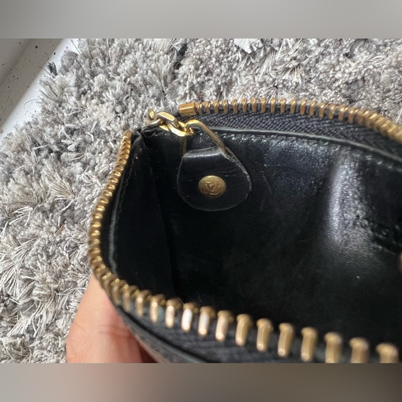 LOUIS VUITTON Black Epi Leather Noir Pochette Cles - Picture 6 of 10